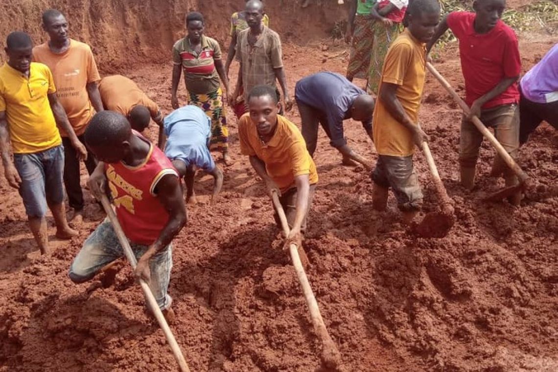 CAMP DE TRAVAIL AU SERVICE DU DÉVELOPPEMENT DE LA PAROISSE GITANGA